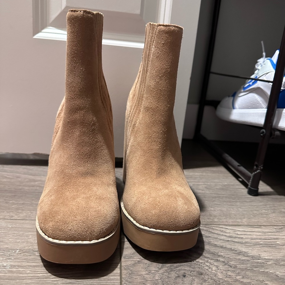 Steve Madden Camel Color Platform Booties Nwot - image 5